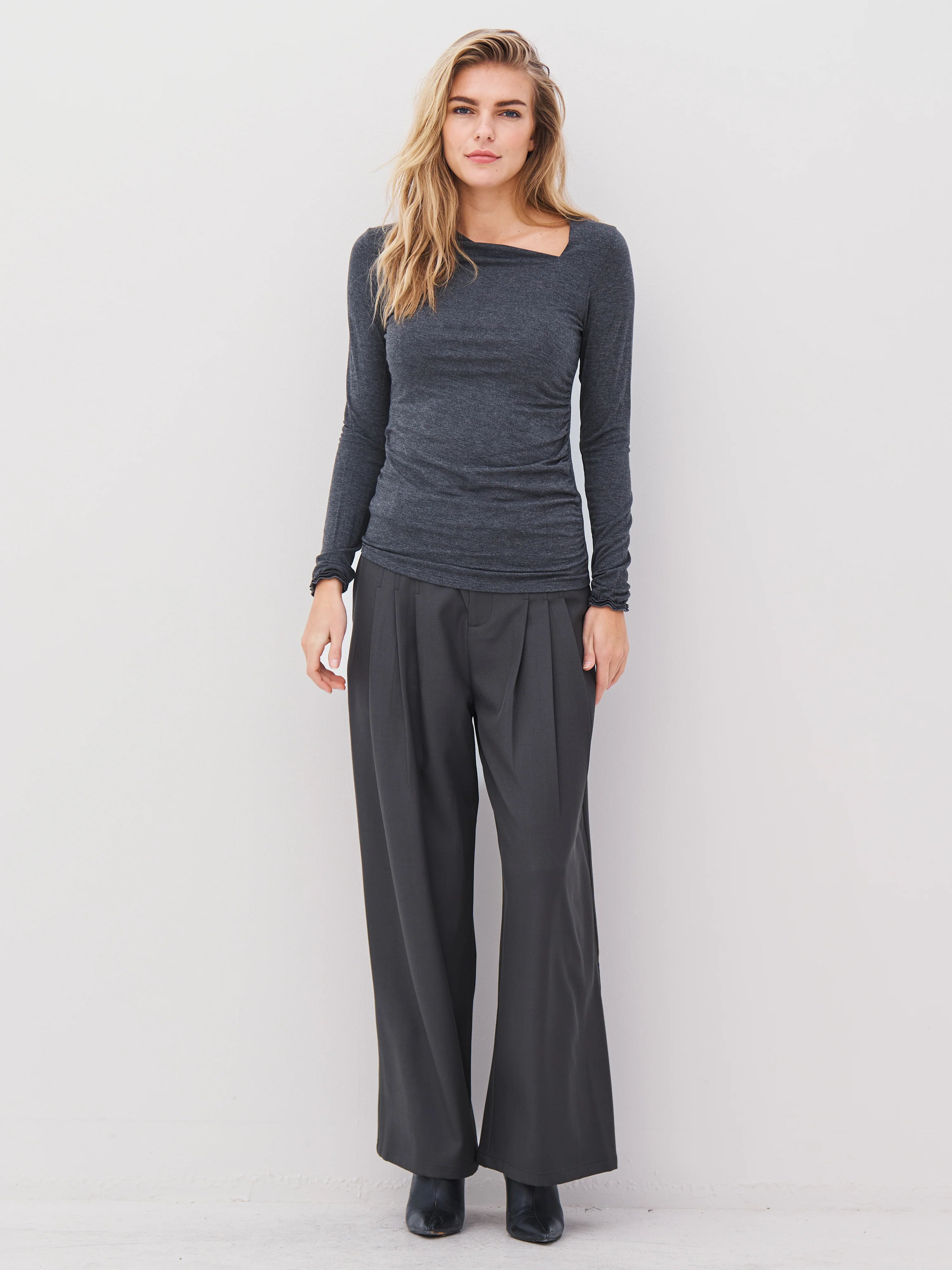 ADELE tee - Grey - Image 5