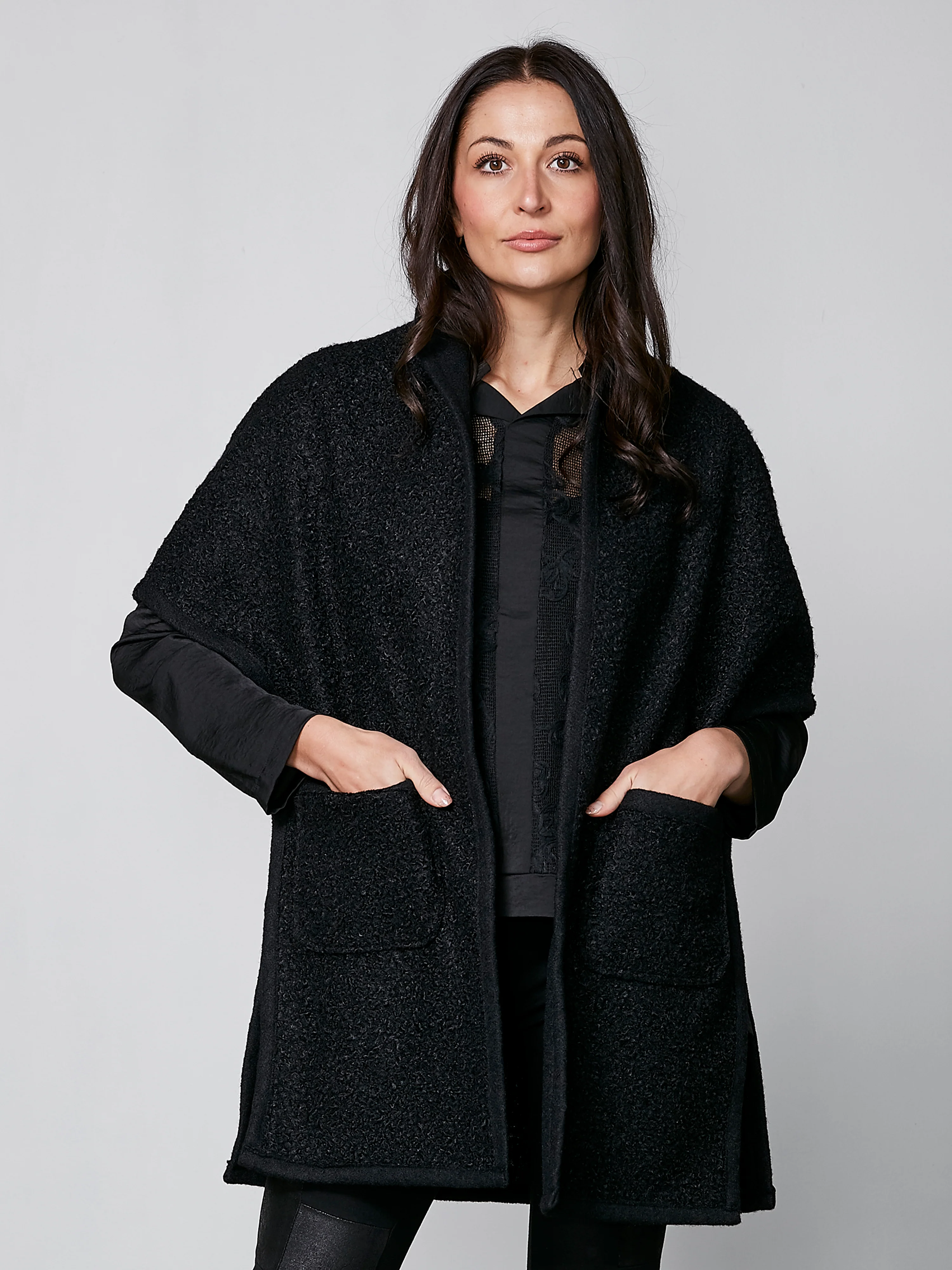 ARIA vest - Black - Image 4