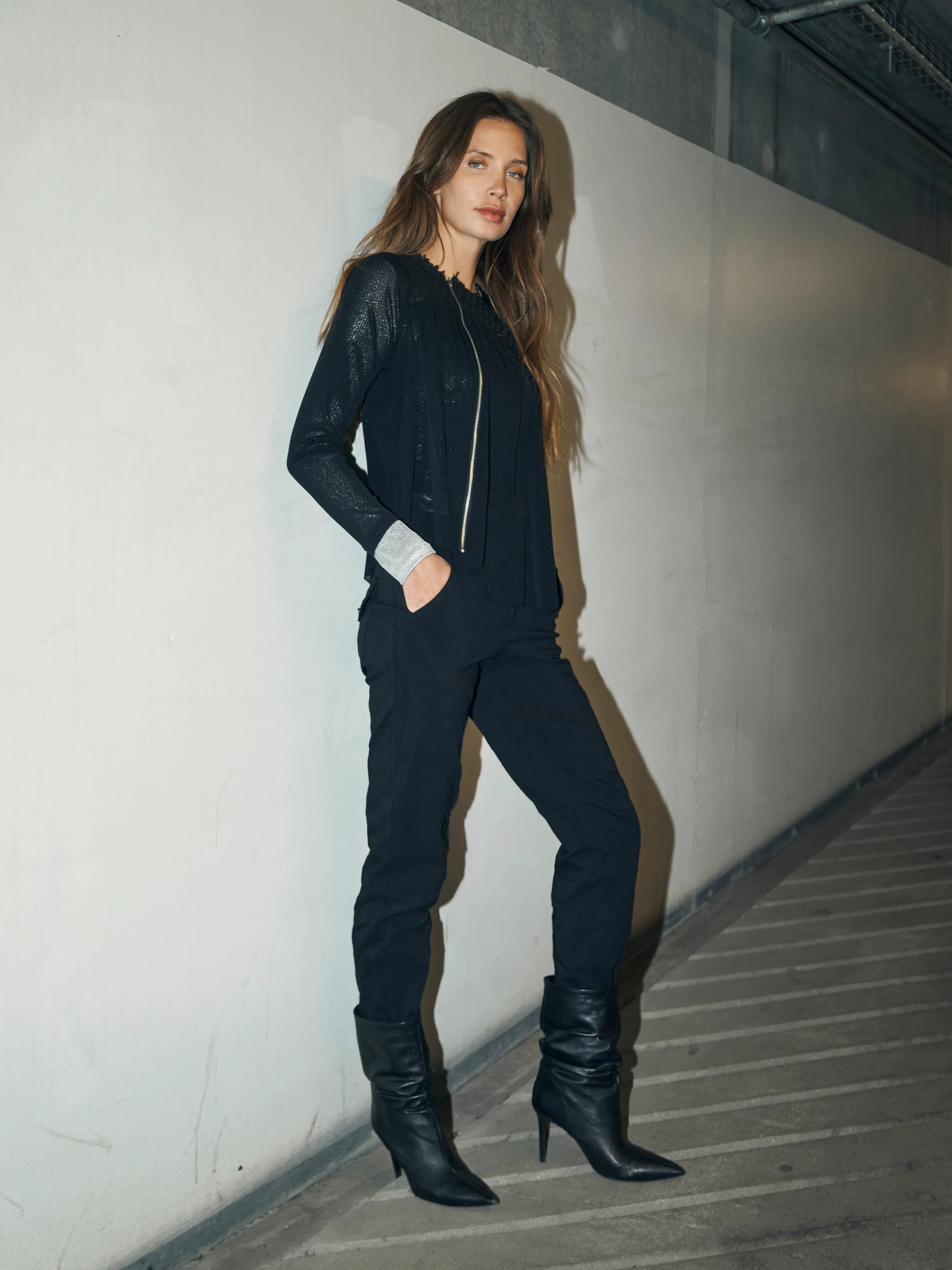 BETH zip blouse - Black - Image 4
