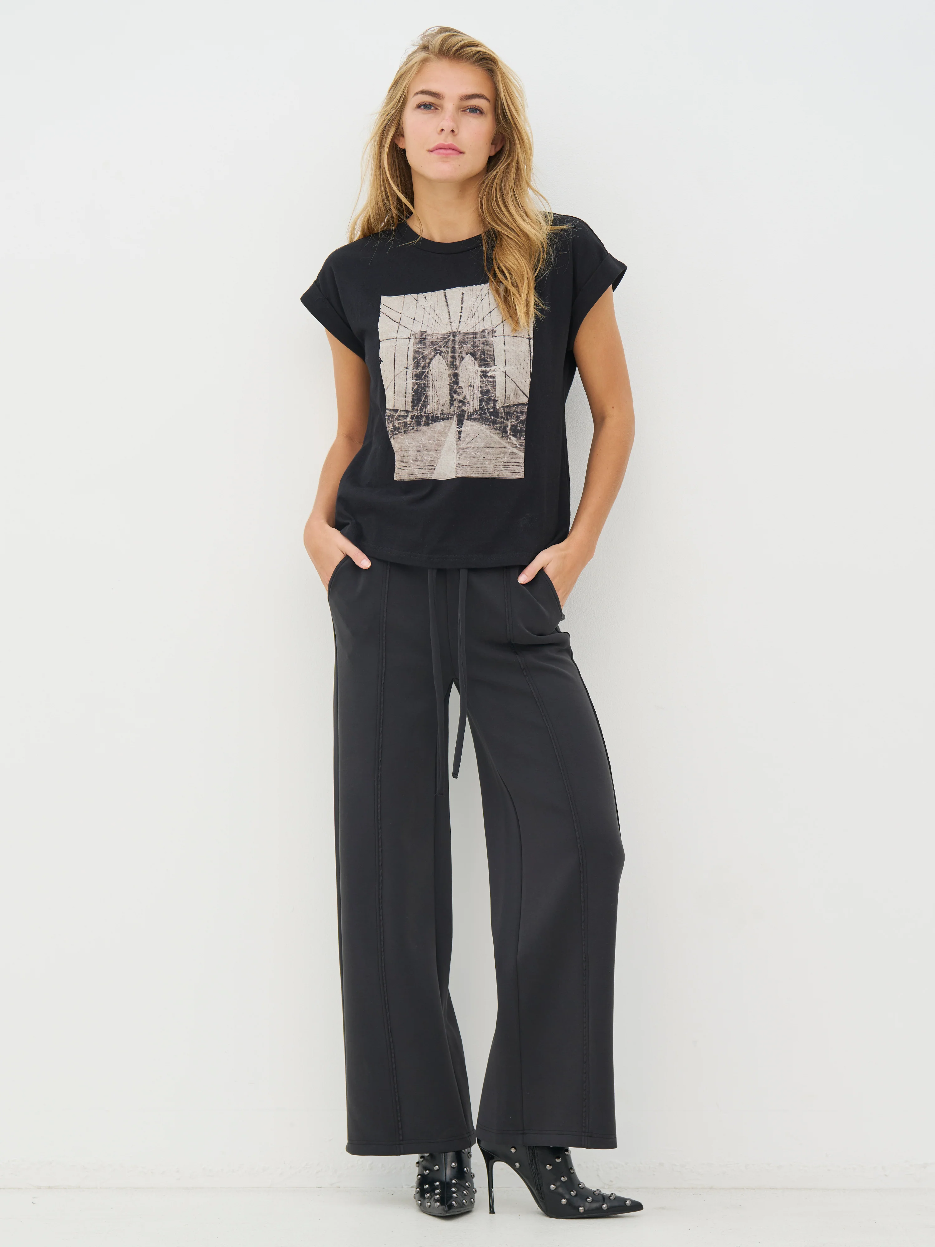 CATHLIN Tee - Black - Image 3