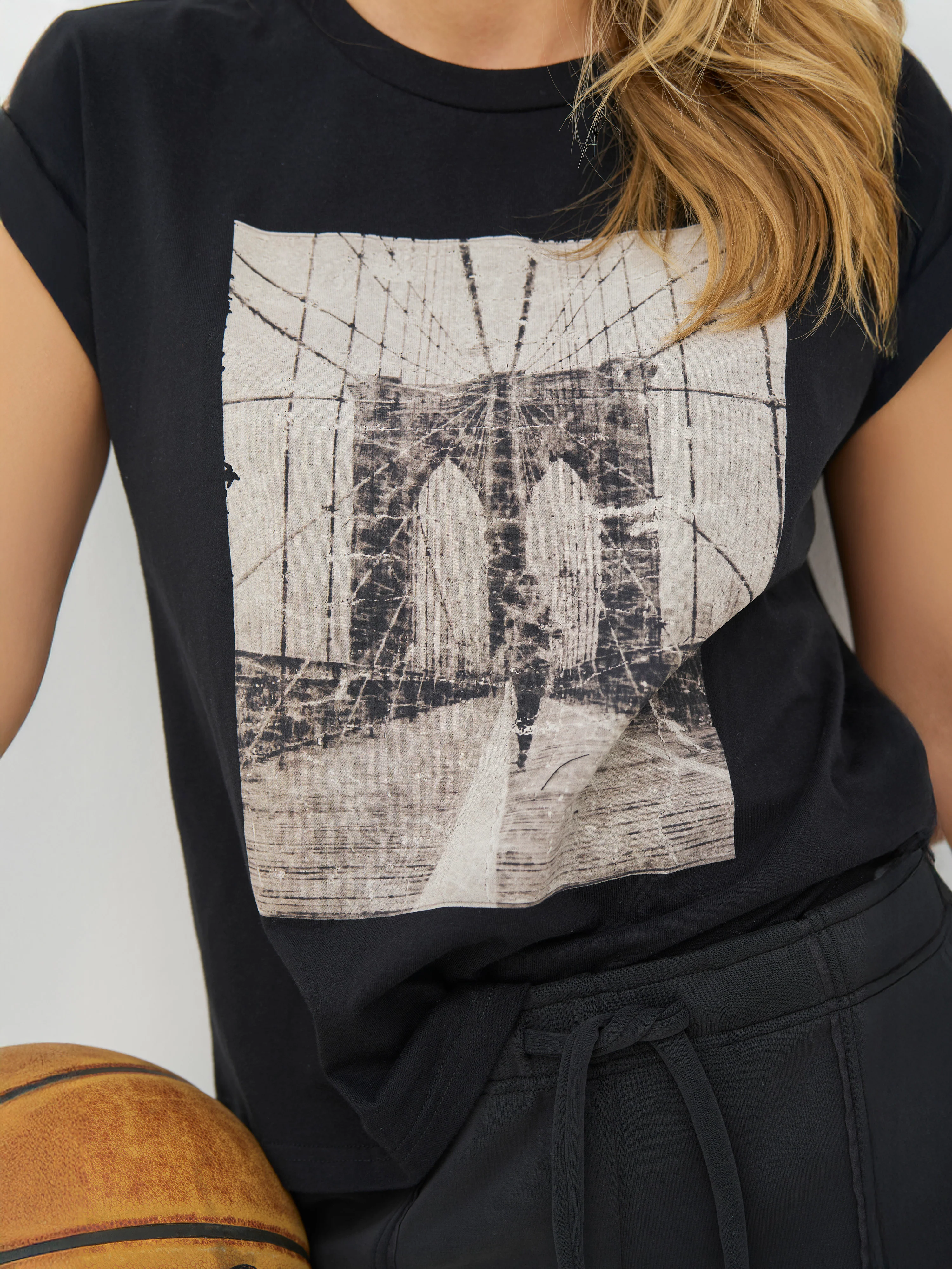 CATHLIN Tee - Black - Image 4