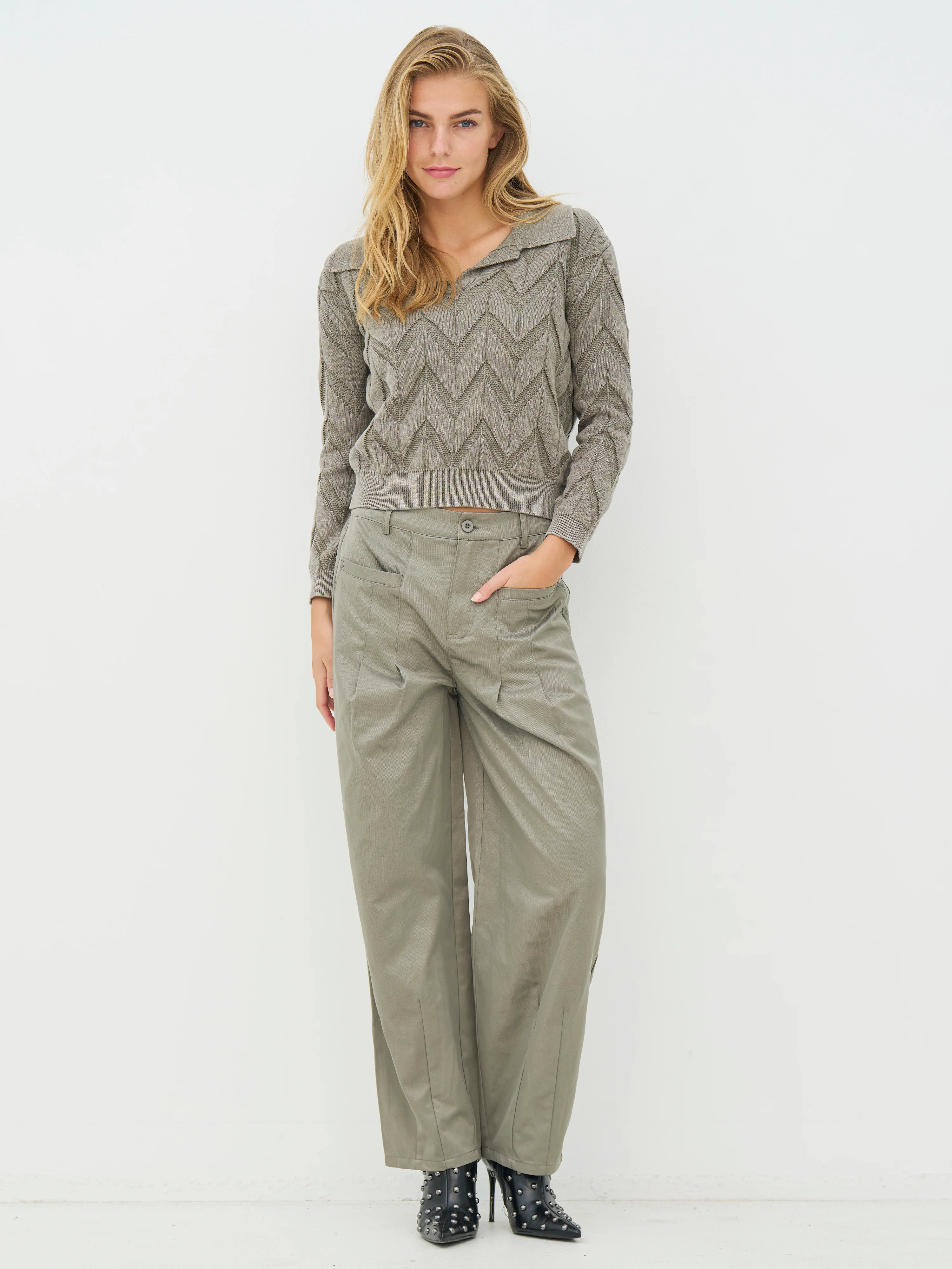 CAROLINE v-neck knit - Army - Image 3
