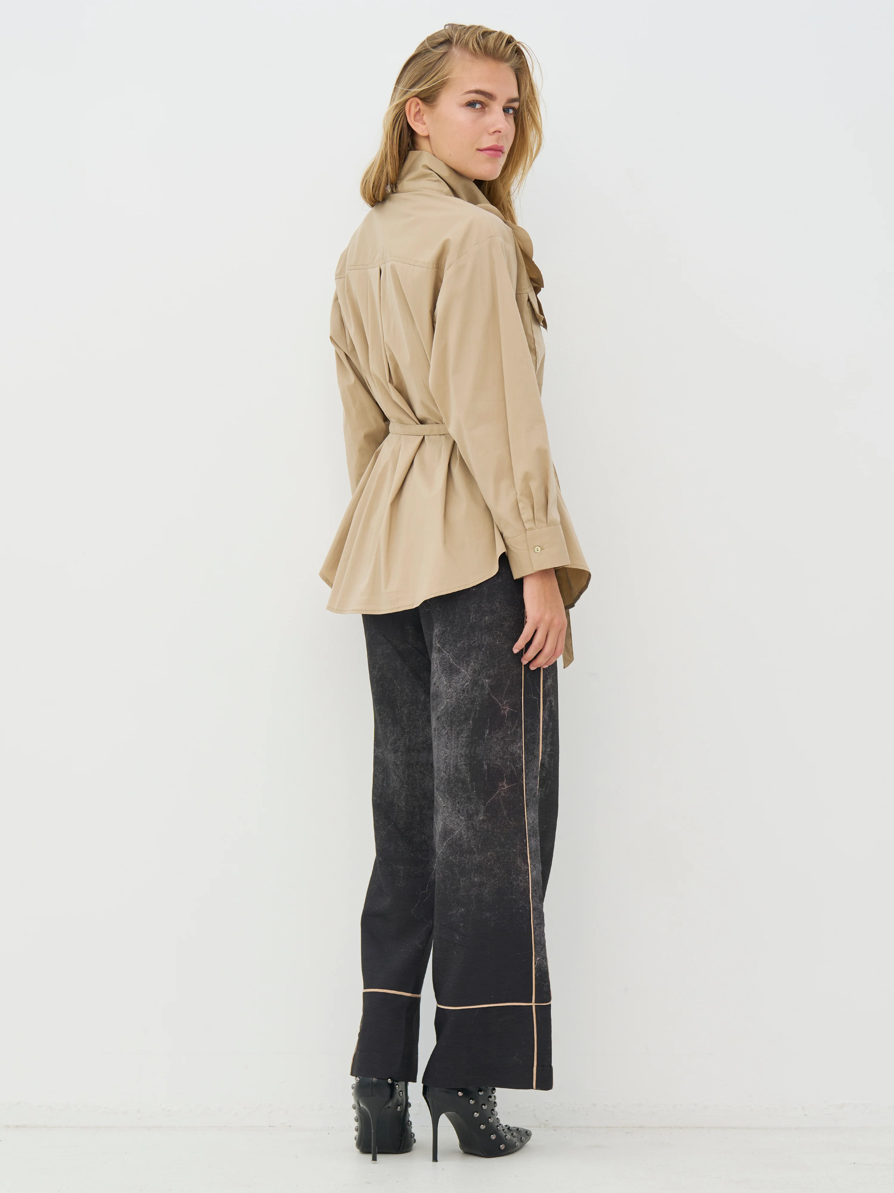 CAMIRA Shirt - Seasand - Image 4