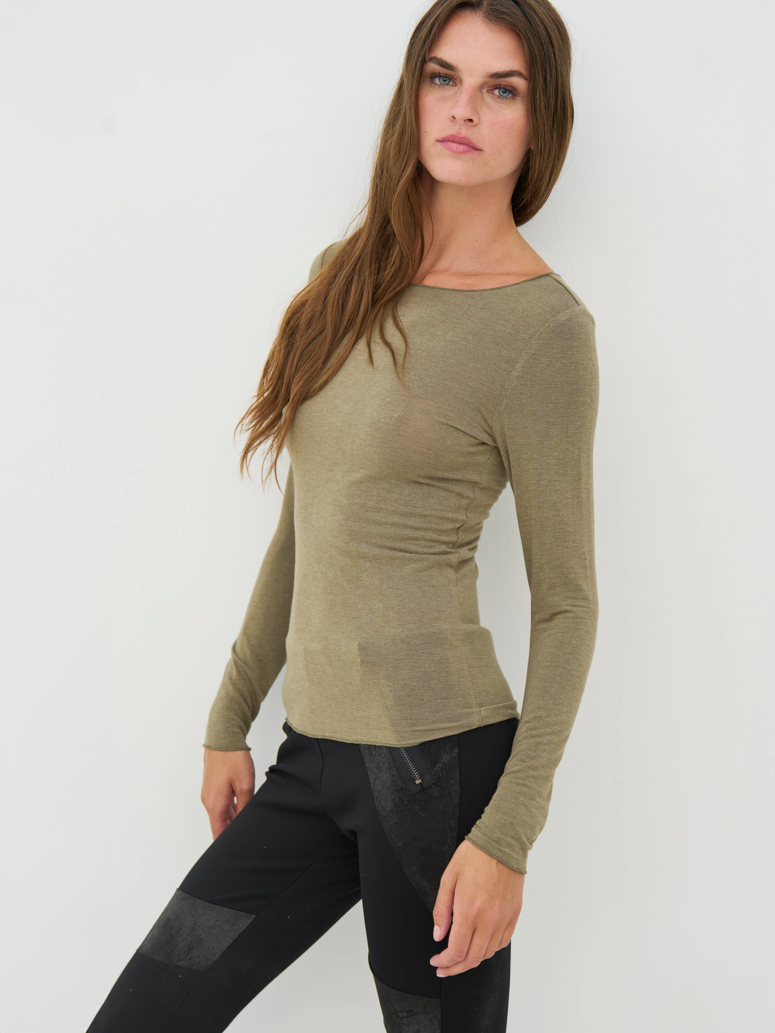 CLAY Tee - Army - Image 4