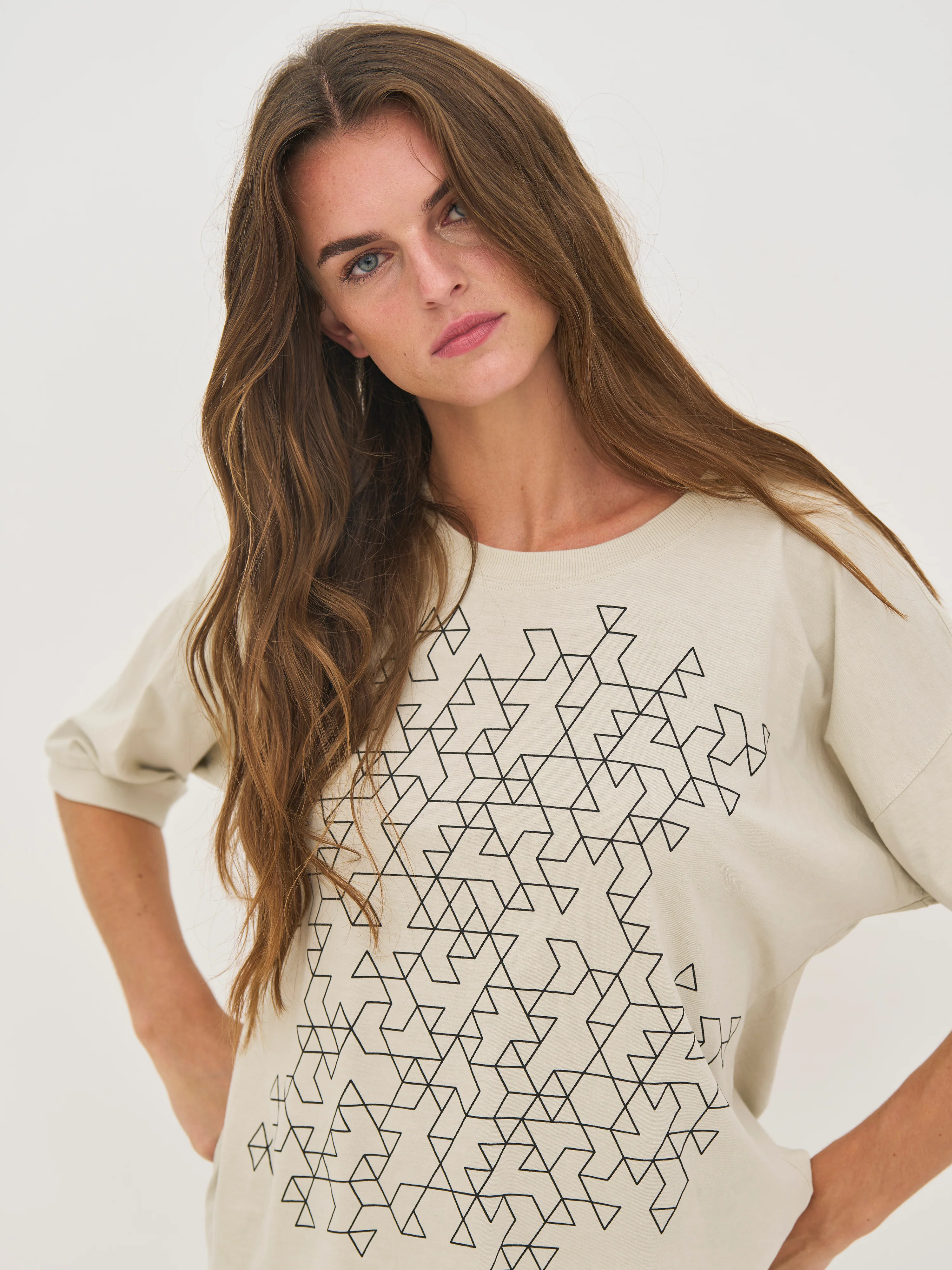DELIN Tee - Bone - Image 3