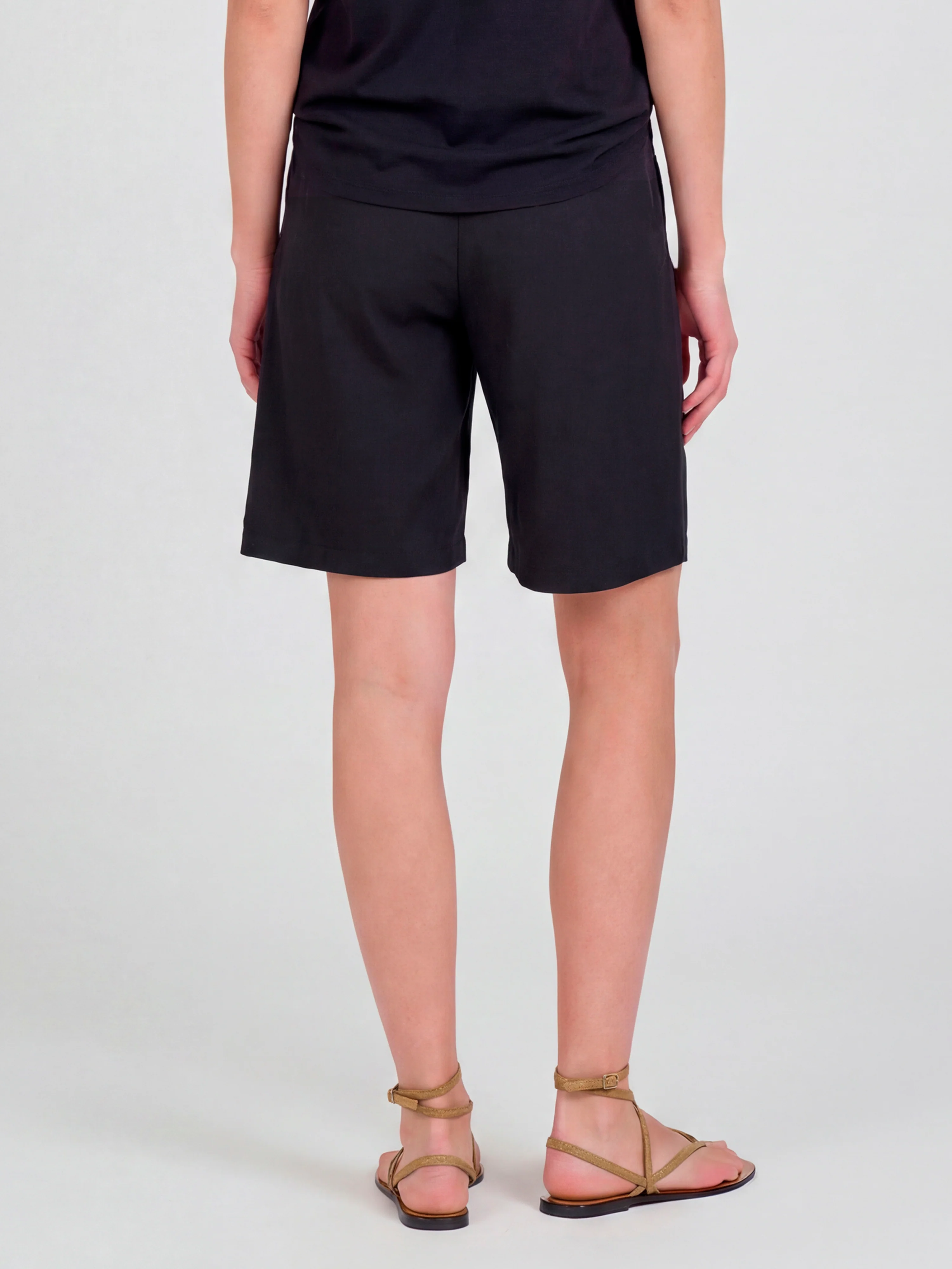 Denise Badia shorts - Black - Image 5