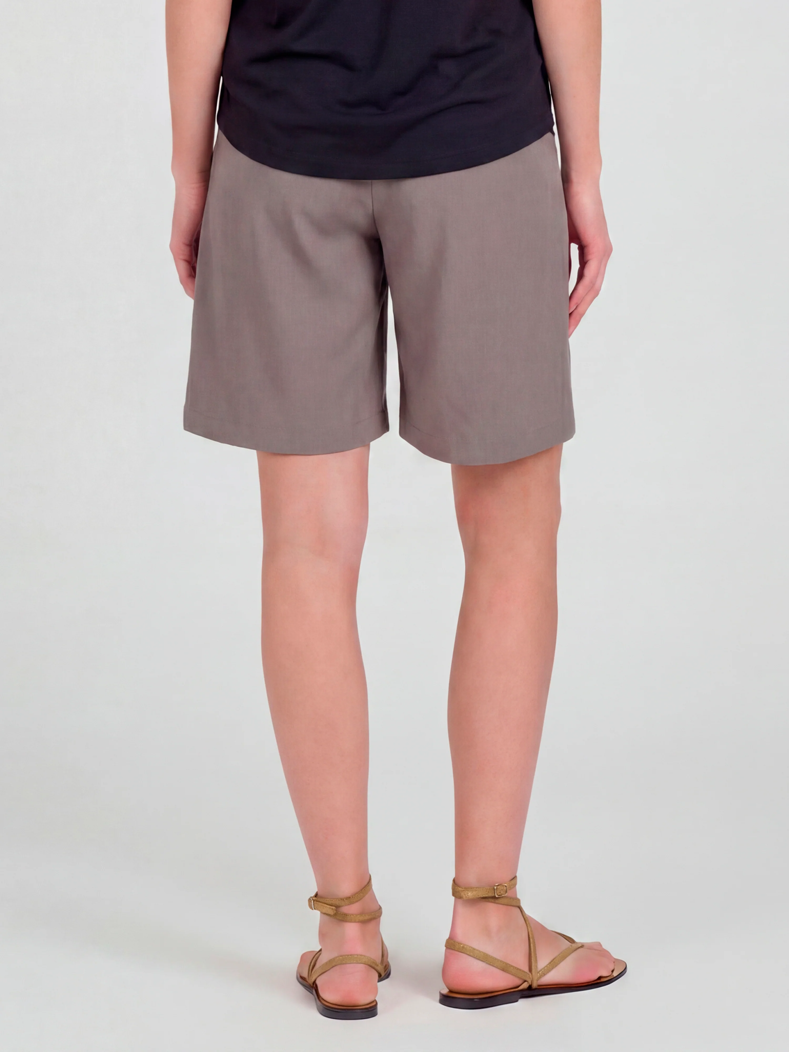 Denise Badia shorts - Sand - Image 5