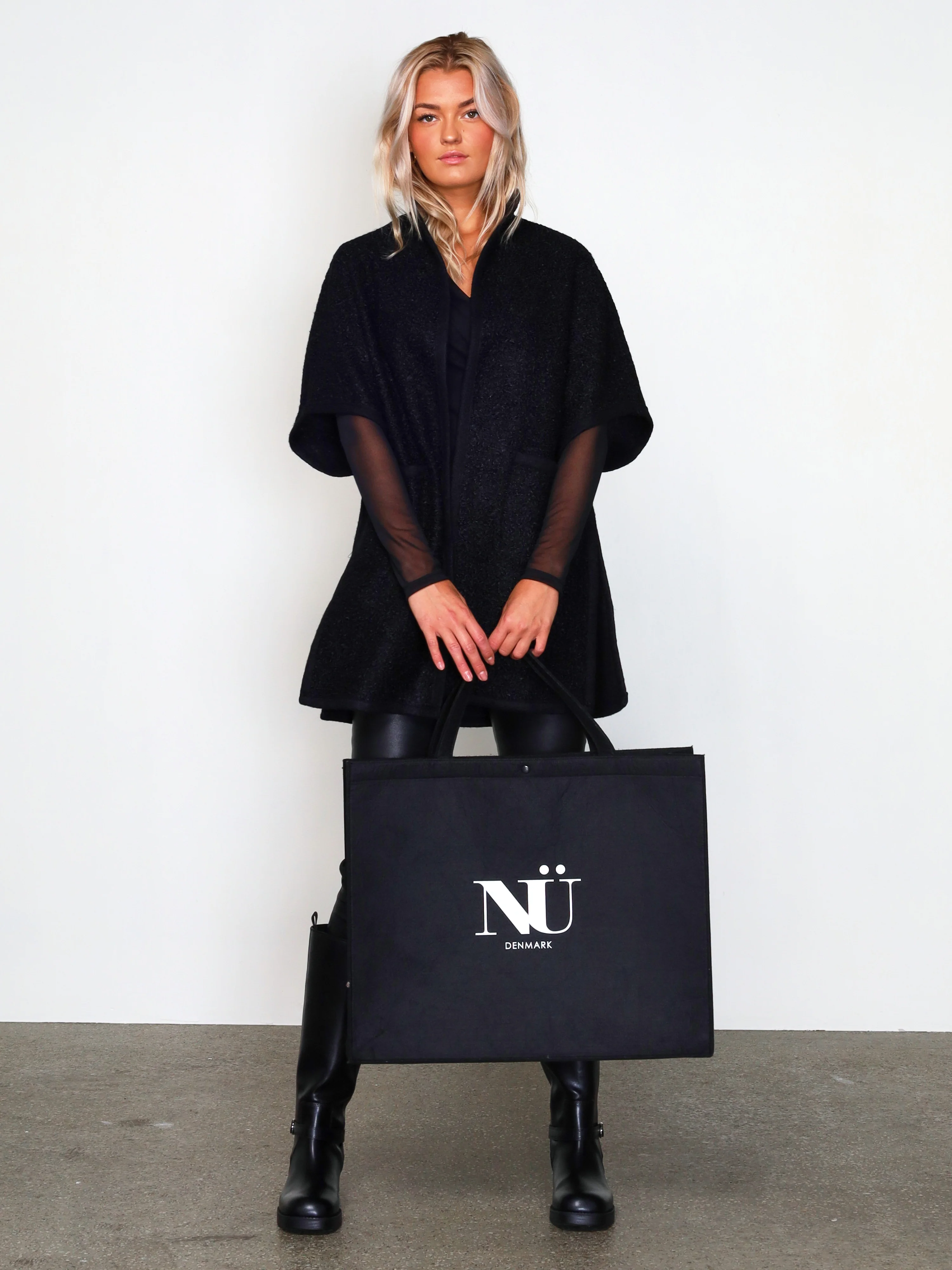 NÜ felt bag - Black - Image 3